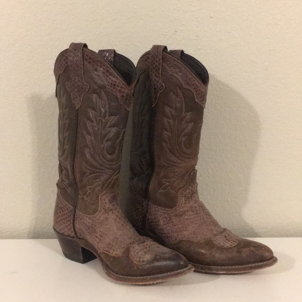 women’s cowboy boots
